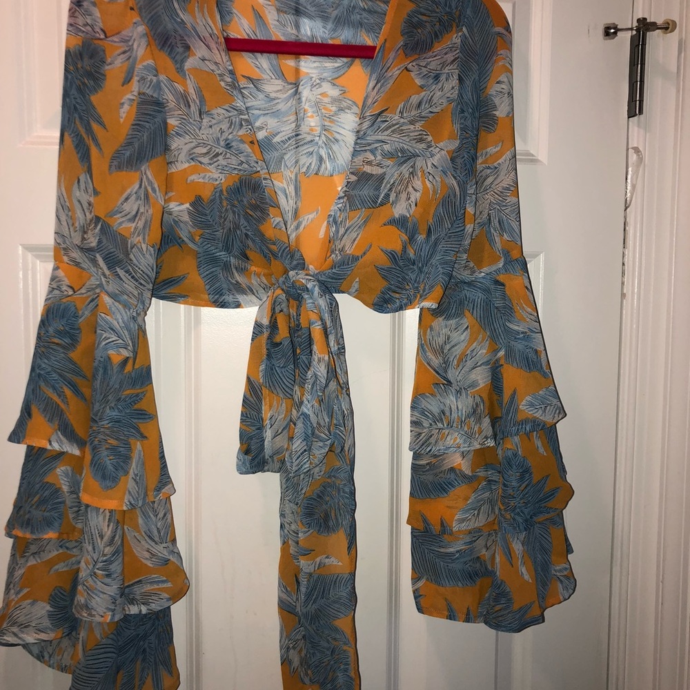 Crop Top W/ Bell Sleeves - Picture 4 of 5